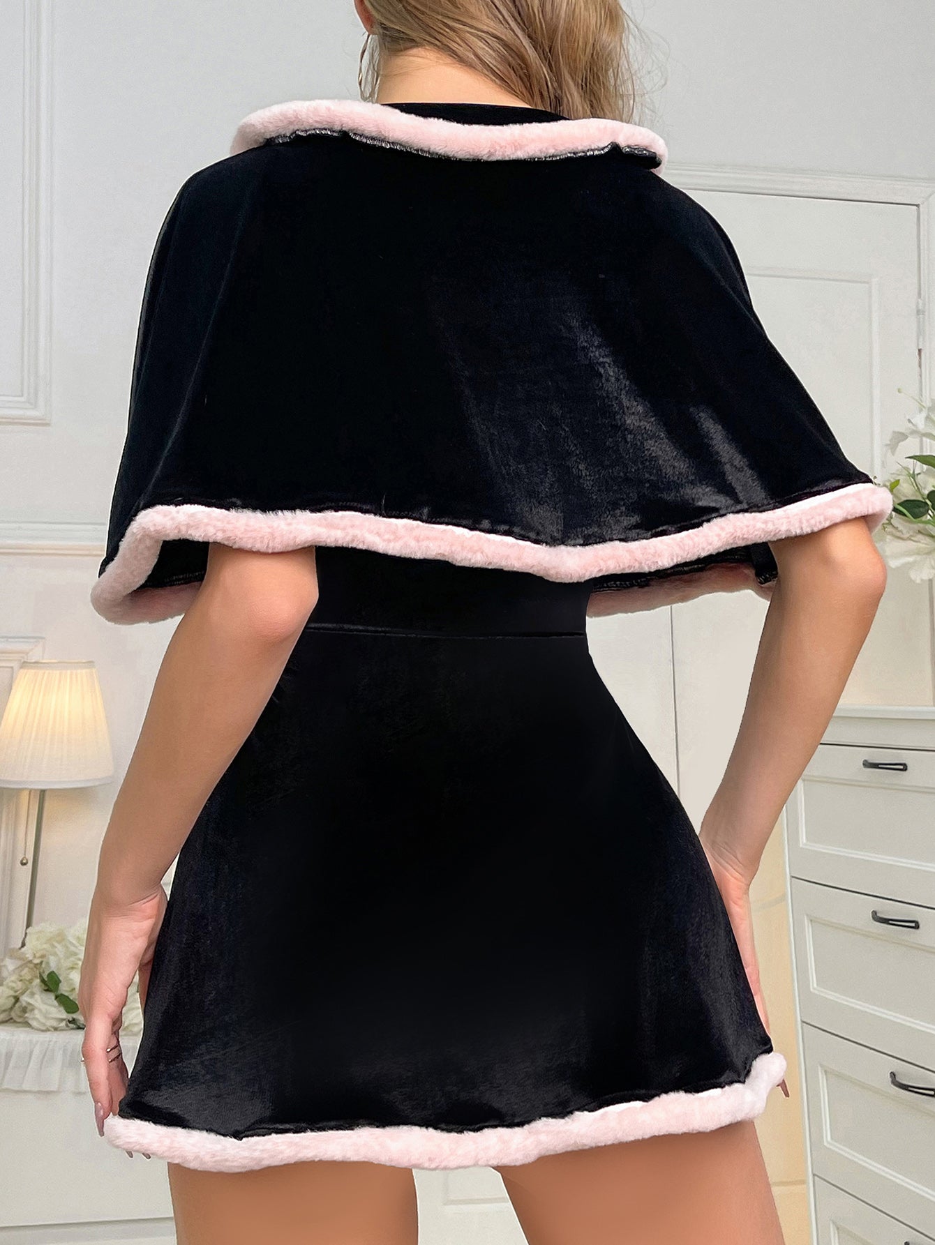 Delicate and comfortable black velvet shawl nightdress