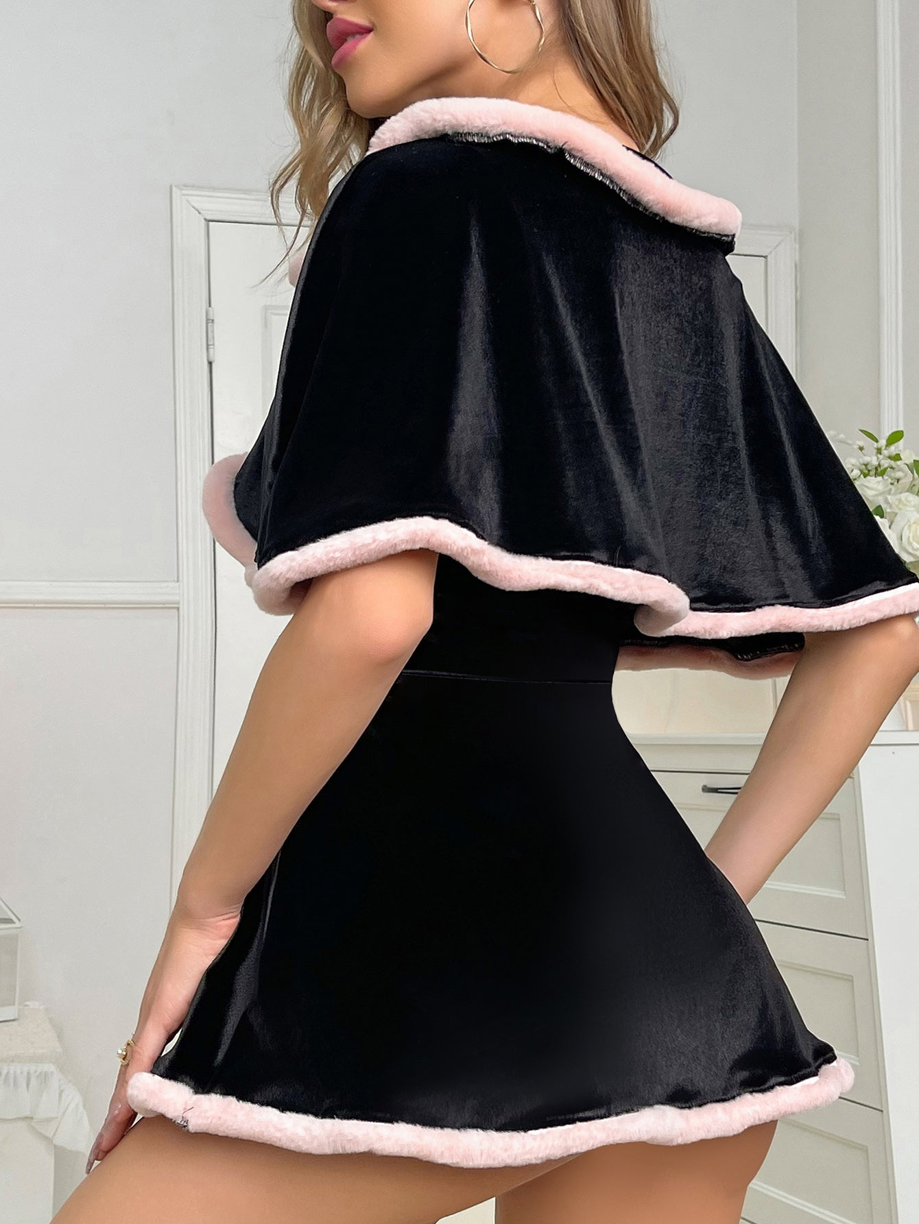 Delicate and comfortable black velvet shawl nightdress