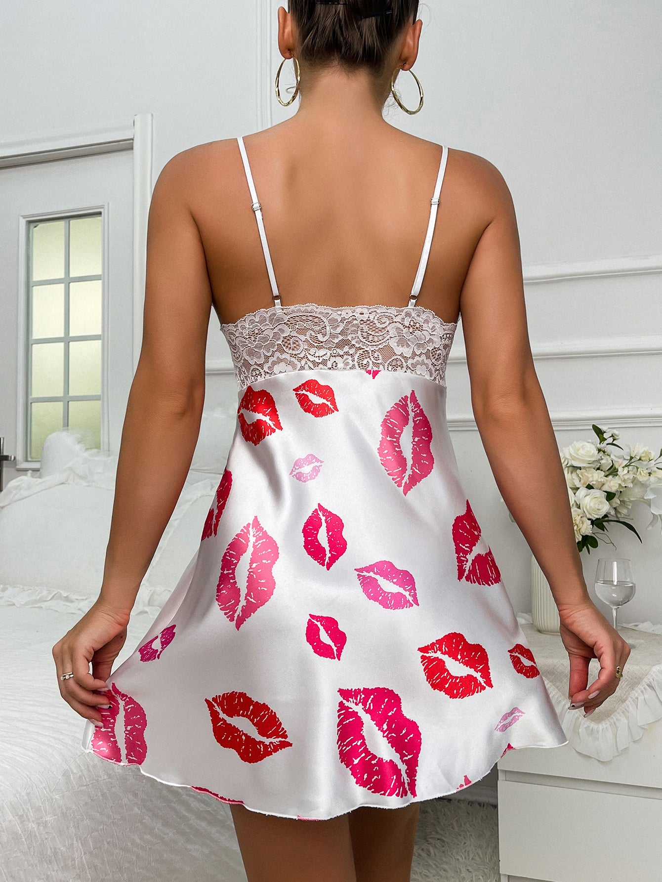 Sexy lace sleeveless lip print pajamas